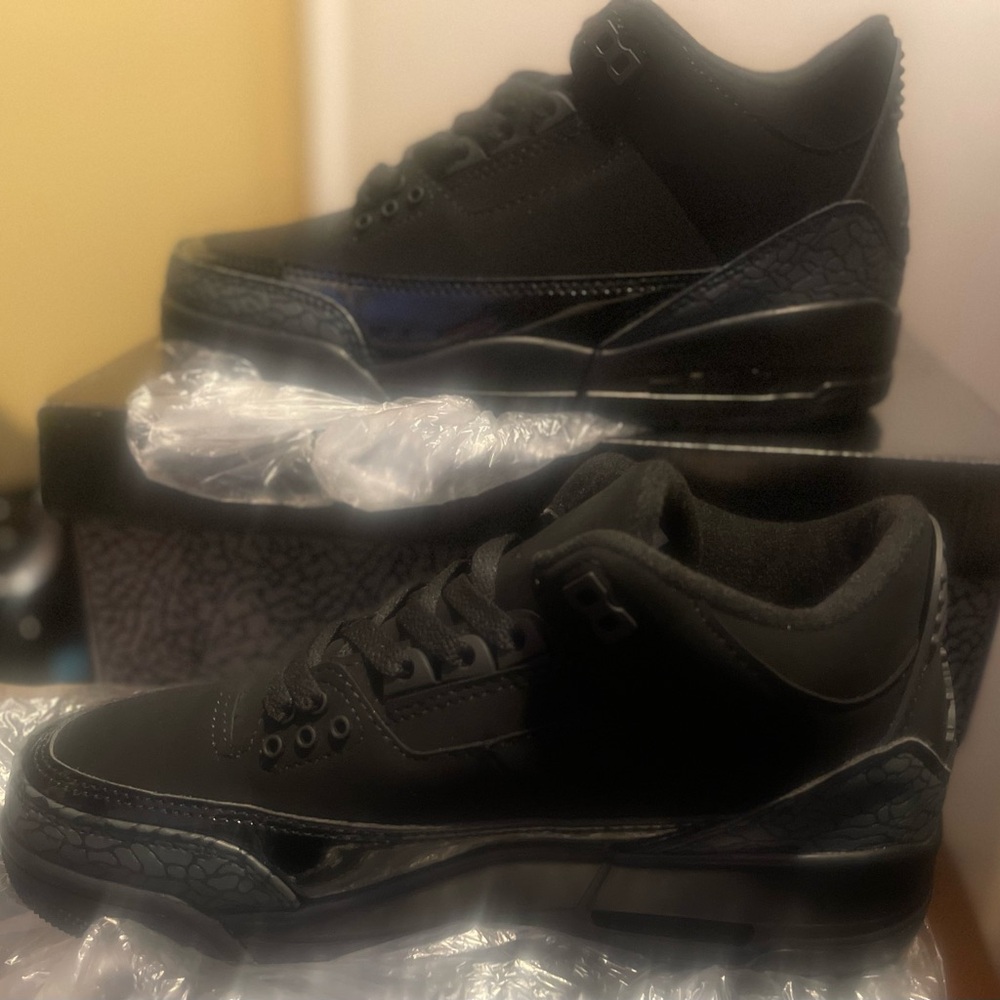 Air Jordan 4 Retro 'Black Cat' 2020 - Picture 3 of 4
